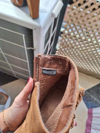 Botines marrones con flecos