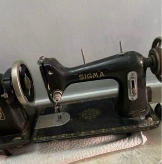Máquina de coser antigua SIGMA para restaurar