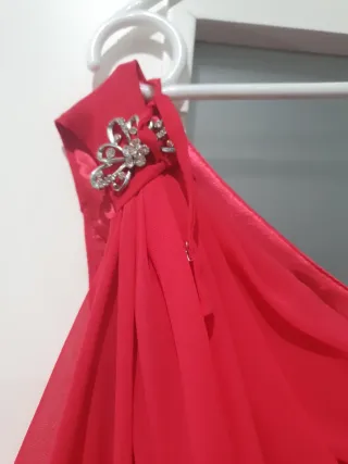 Vestido rojo para eventos BBC