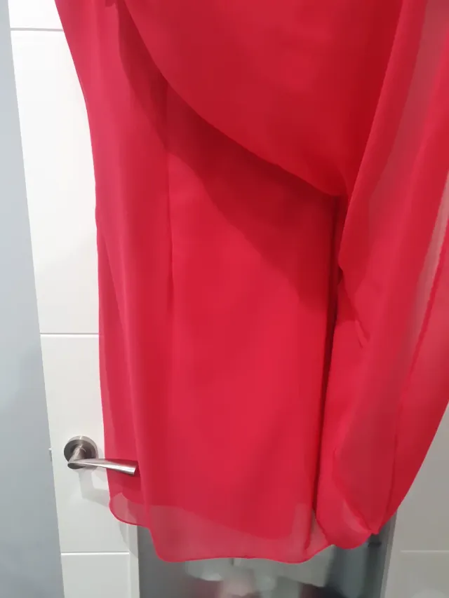 Vestido rojo para eventos BBC