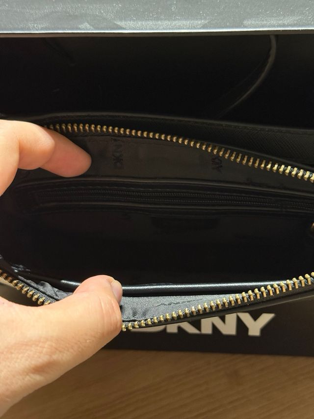 Bolso DKNY negro