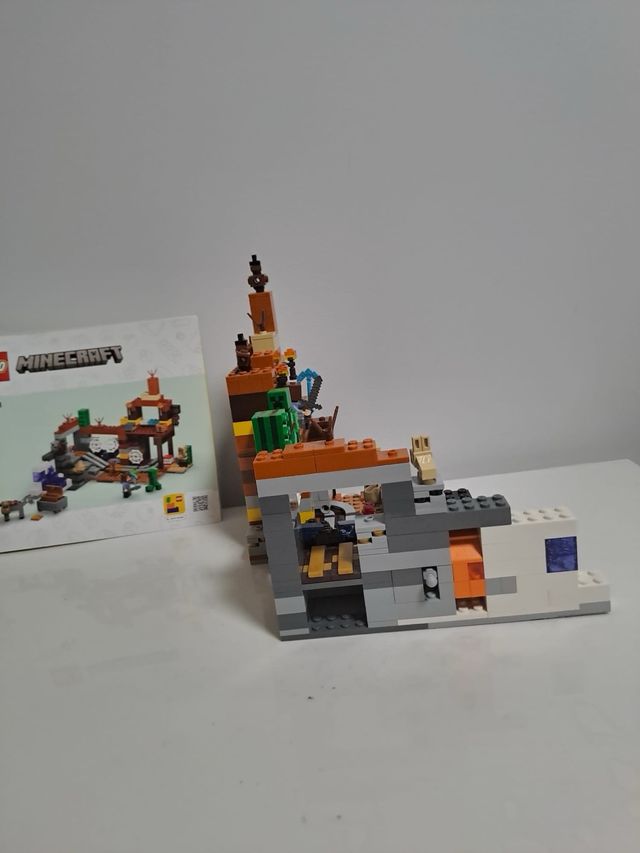 LEGO Minecraft El Pozo de la Mina