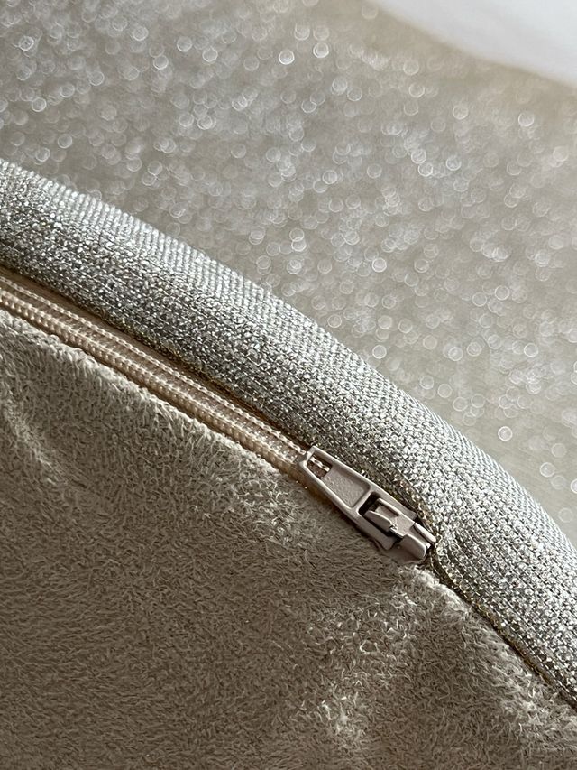 Cojines Maisons du Monde dorados con brillante