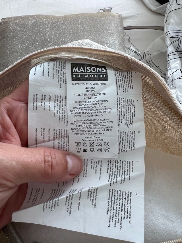 Cojines Maisons du Monde dorados con brillante