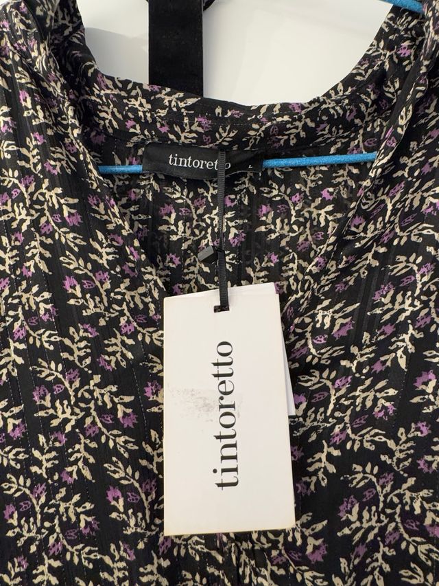 Vestido Tintoretto floral negro y morado