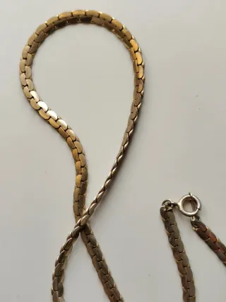 Collar dorado vintage