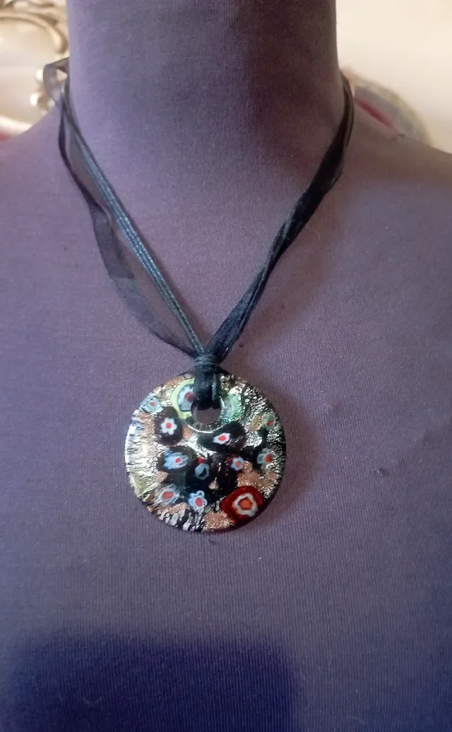 Collana vintage 80 vetro Murano ciondolo floreale.