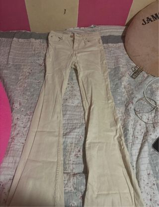 Pantalón campana beige