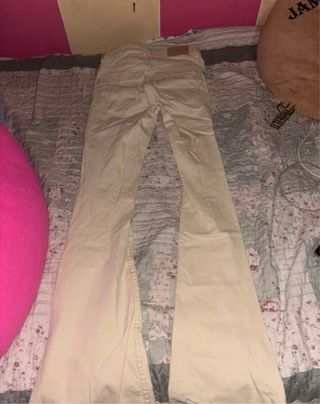 Pantalón campana beige