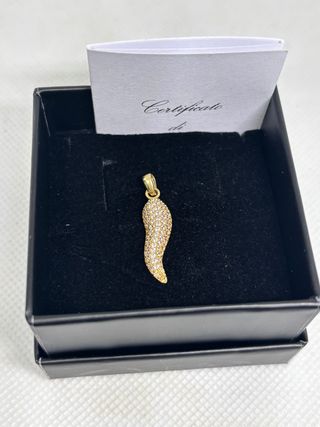 Ciondolo corno oro con zirconi