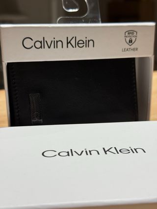 Cartera Calvin Klein Negra Cuero RFID
