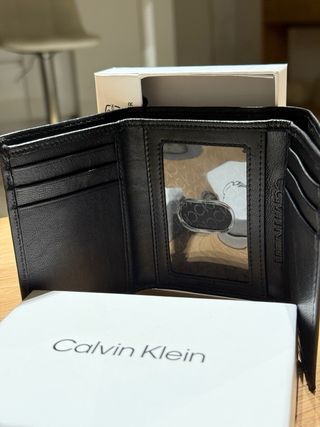 Cartera Calvin Klein Negra Cuero RFID
