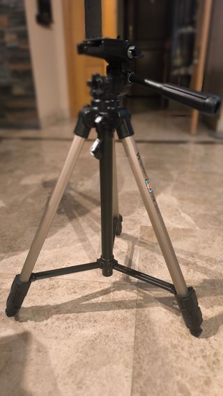 Treppiede magnifico per fotocamera reflex Velbon