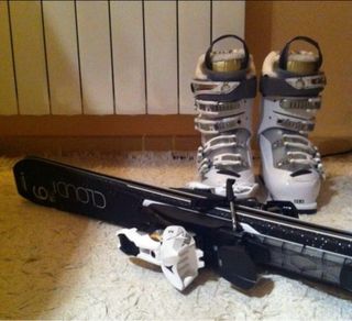 Botas esquí niña/mujer + esquís Atomic