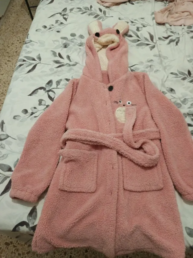 Bata infantil rosa con capucha