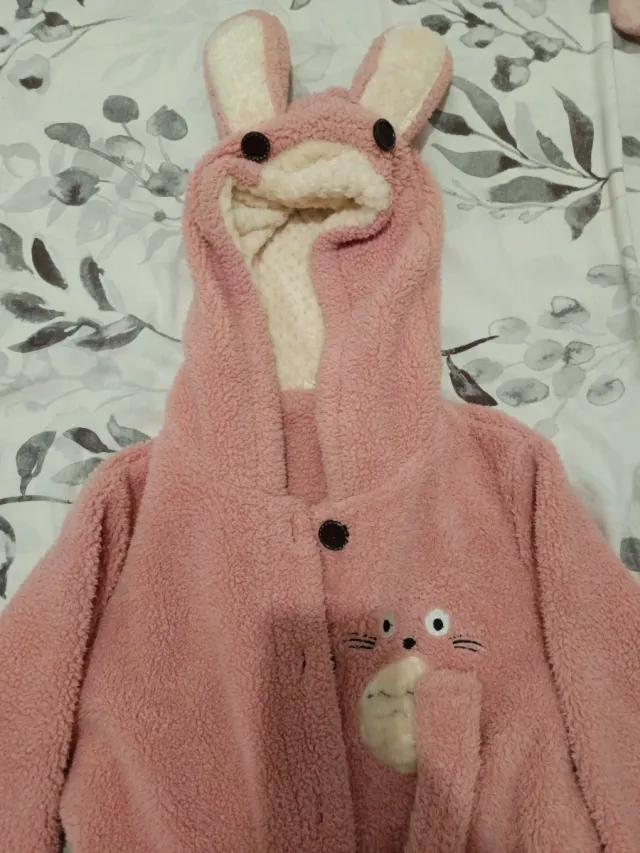 Bata infantil rosa con capucha