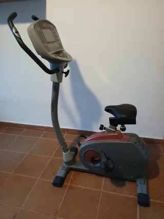 Bicicleta Estática Eléctrica con TV