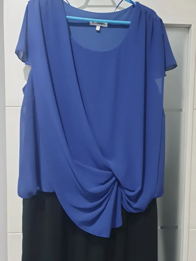 Vestido azul y negro para BBC