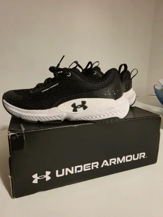 Scarpe Under Armour charged  Donna Nero/Bianco
