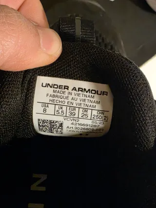 Scarpe Under Armour charged  Donna Nero/Bianco