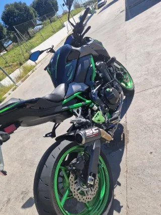 Kawasaki Z900 2024 - 11.900 km