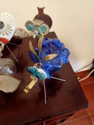 Insetti artistici tecnologici fatti a mano