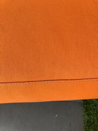 Divano Chesterfield arancione poco usato