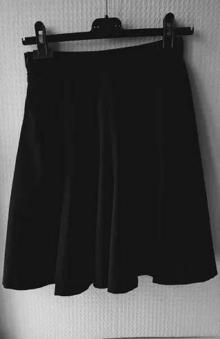 Gonna scampanata Luis Férraud nera