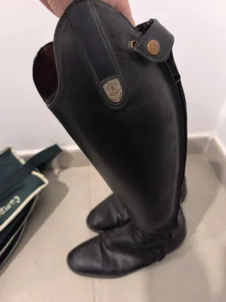 Botas de montar negras. Inglesas