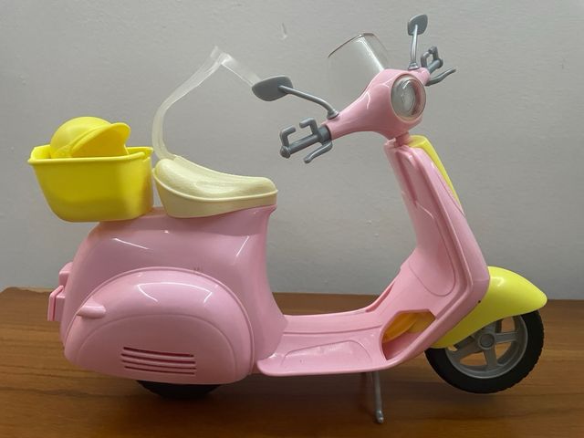 Moto vespa Barbie