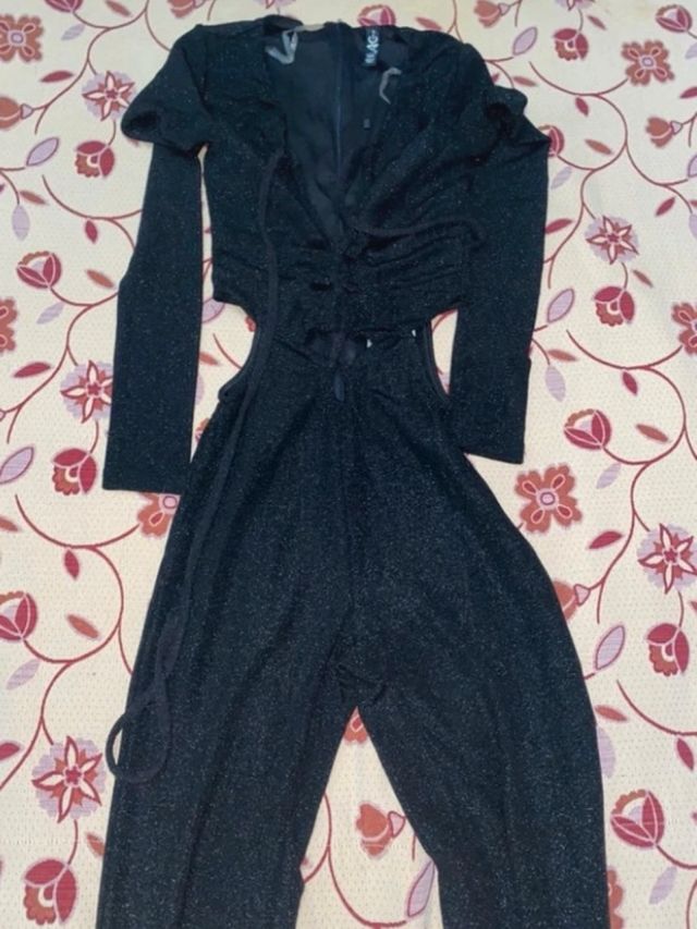 Mono brillante negro