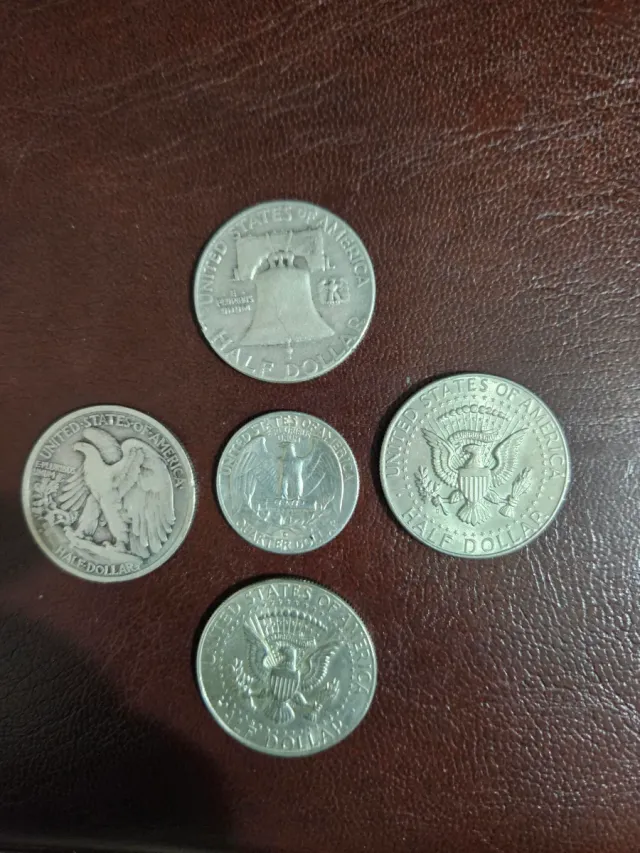 Lotto 5 Monete Antiche in Argento: 1 Franklin, 2 Kennedy, 1 Walking Liberty, 1 Quarto