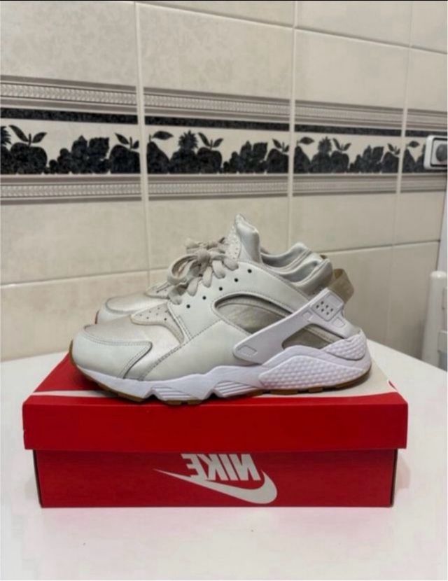 Nike Huarache Blanco y crema