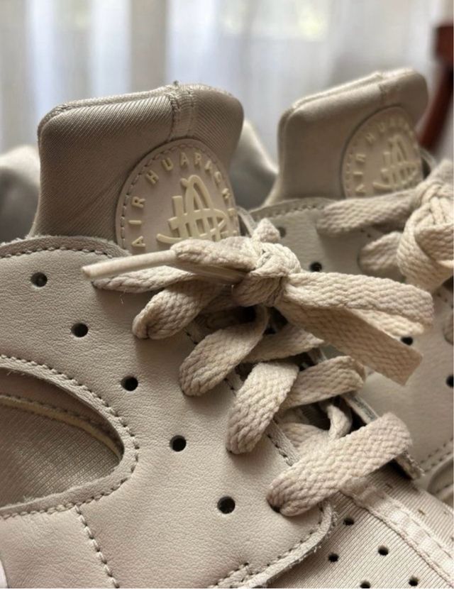 Nike Huarache Blanco y crema