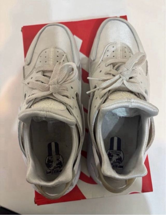 Nike Huarache Blanco y crema