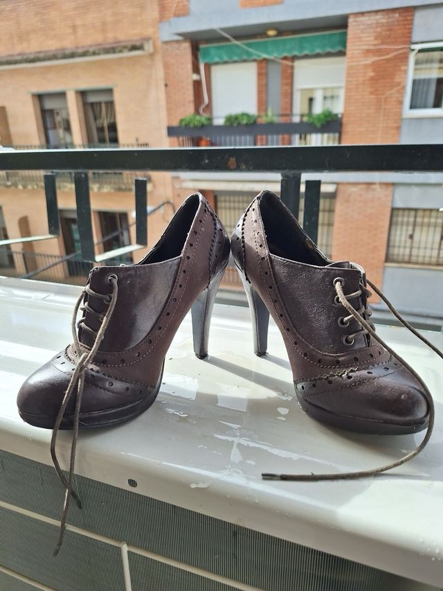 Botín tacón alto DOSPIES marrón