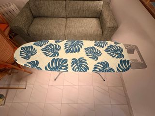 Tabla de planchar con funda de hojas