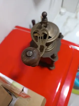 Molinillo café bronce antiguo