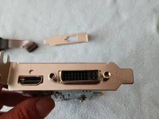 Tarjeta Gráfica Asus GL210 1GB