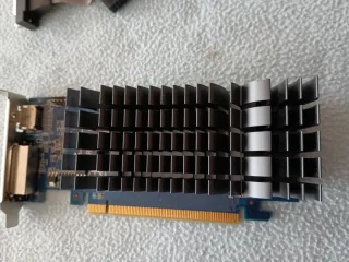 Tarjeta Gráfica Asus GL210 1GB