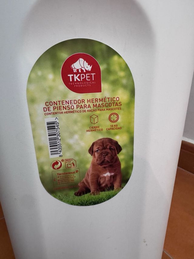 Contenedor de pienso para mascotas