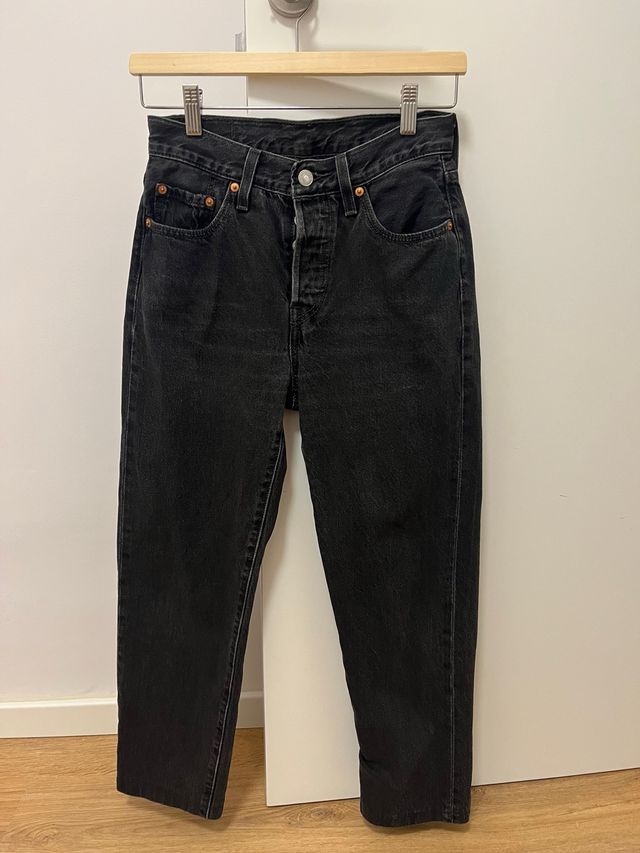 Levi's 501 gris desgastado
