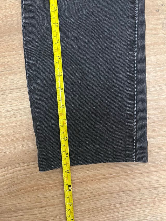 Levi's 501 gris desgastado