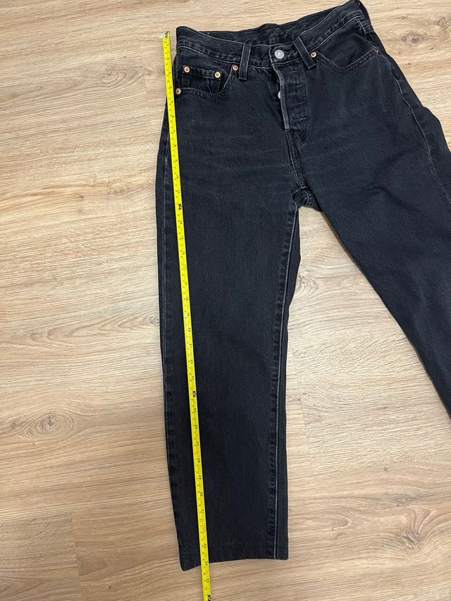 Levi's 501 gris desgastado