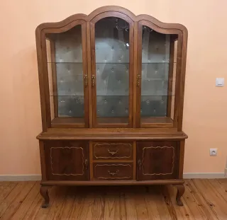 Mueble vajillero antiguo madera y cristal