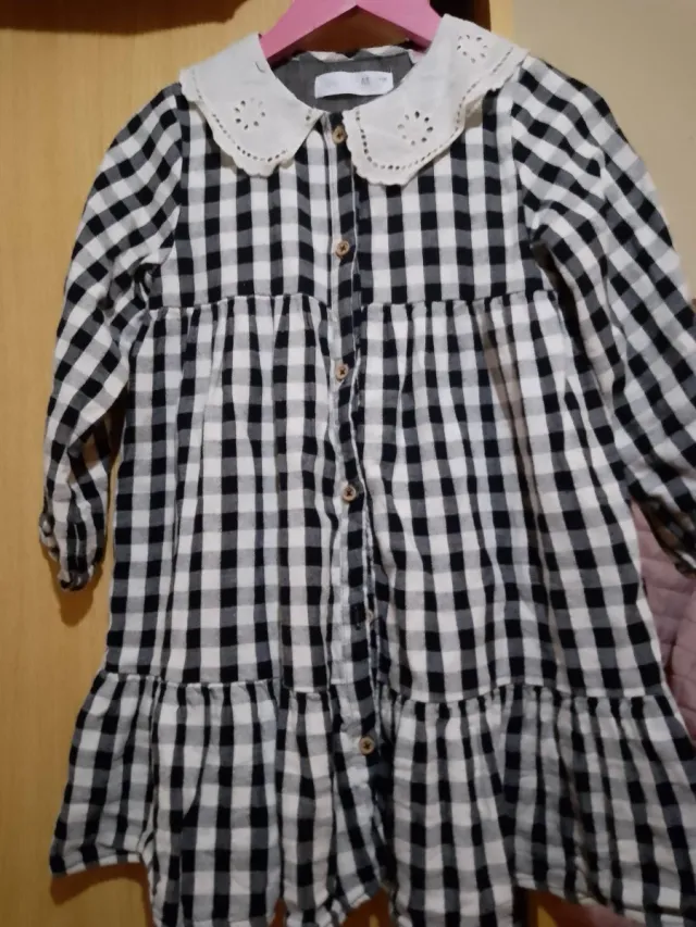 Vestido niña 6 años floral los vendo por 4 cada un