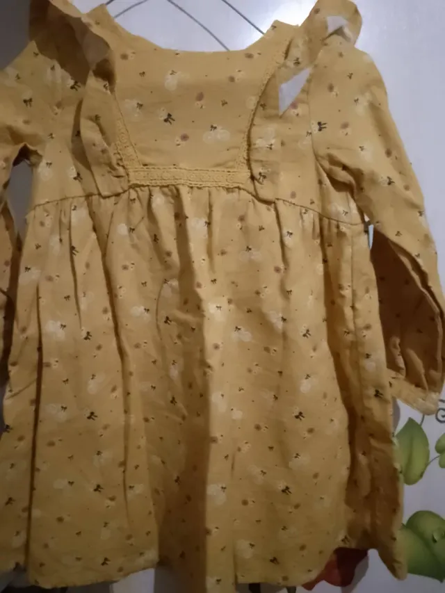 Vestido niña 6 años floral los vendo por 4 cada un