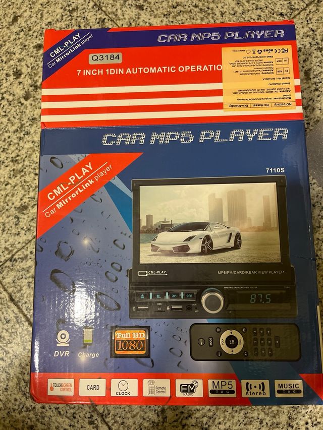 Pantalla de coche con mando