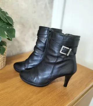 Botines negros altos