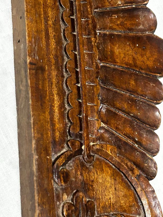 Coperchio/Finitura in Legno Intagliato Antico